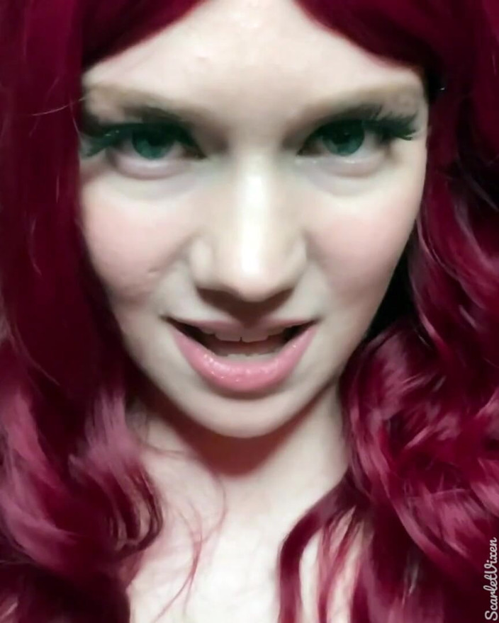 Scarlet Vixen: Poison Ivy je mrdková otrokyně