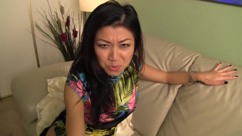 Eros JOI - Liberated Eye: Asiática milf Jackie Lin dedeándose su propio coño en instrucciones...