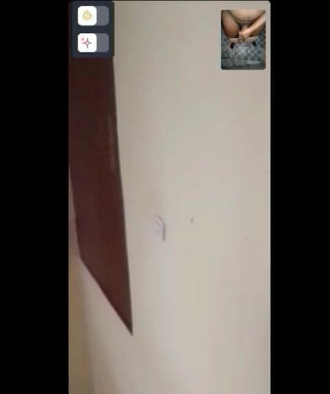 Me and my new slut: Une fille excitée se masturbe mutuellement avec son amant à distance,...