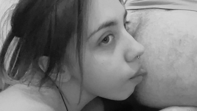 Raxxxbit: Pornellia ssie ostro z językiem piękny dupek