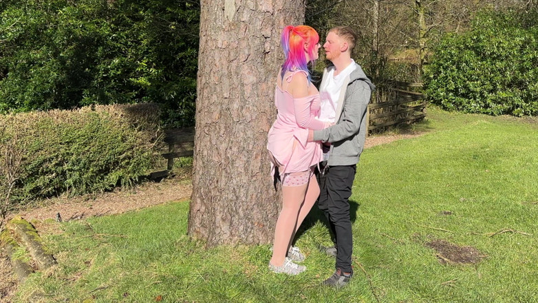 BiMFCoupleUK: Açık havada sikiş - sürtük elf sikiliyor