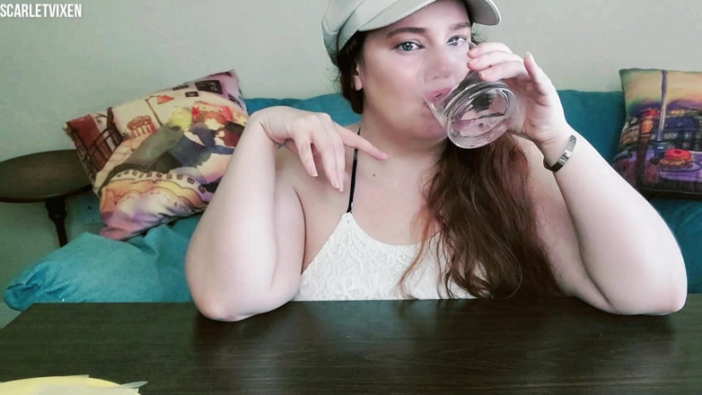 Scarlet Vixen: Nhồi trò chơi: rematch