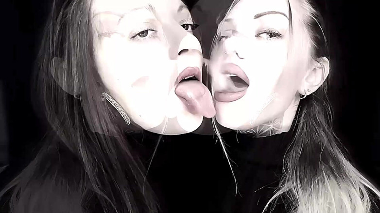 Goddess Misha Goldy: Besos que consumen