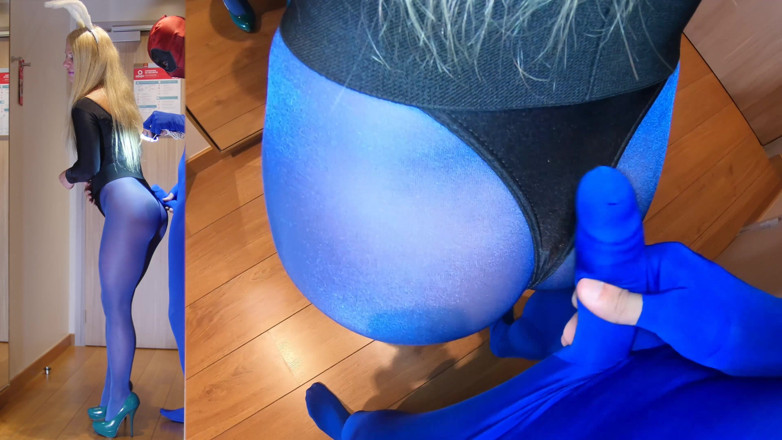 Nylon Xtreme: Caroline de jaie anal dengan stoking kelinci hitam leotard