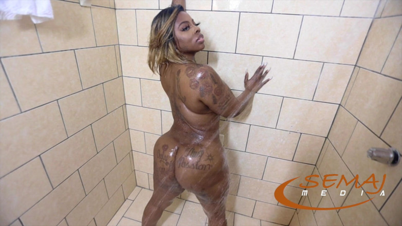 Semaj Media: Semaj media - Promi twerking in der dusche!