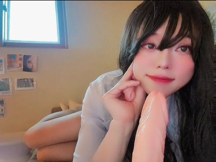 Harinni: (자막) 거대한 딜도를 목구멍 깊숙이에 박히며 눈물을 흘리며 엄청나게 아헤가오 해버리는 예쁜 여학생 엘프.