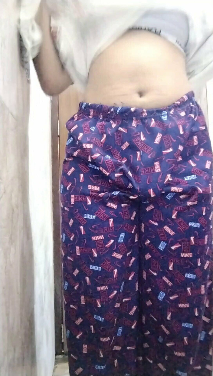 Riyathakur: 흑형 대물 에 따먹히는 새로운 유부녀