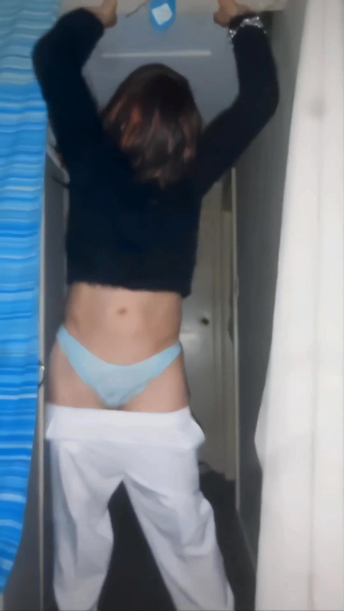 Lizzaali: Burlas en mis pantalones blancos de Buiseness y tacones rojos...