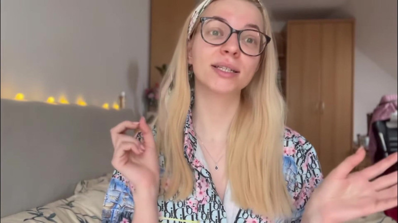 Goddess_Bella_Rae: Paypig lever på $30 i månaden efter att jag sköljt honom...