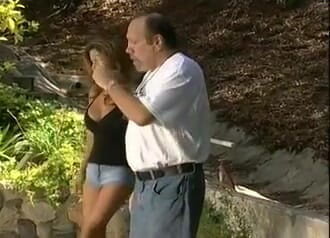 Outdoor pervs: Prefiero comer coño que bronceado - sexo lésbico interracial