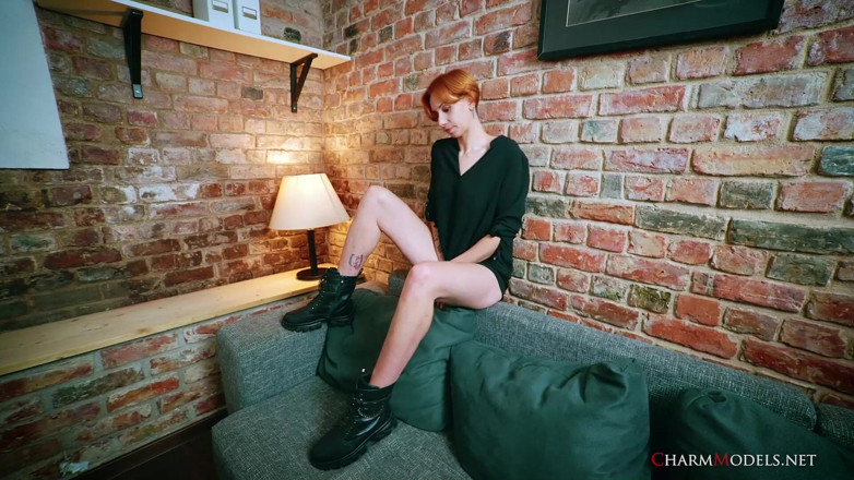 CharmModels: Mary Jane, rousse de 30 ans, sans culotte, mais avec de...