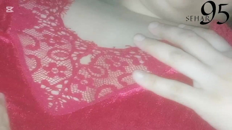 sehar95: Close-up em Lingerie Vermelha