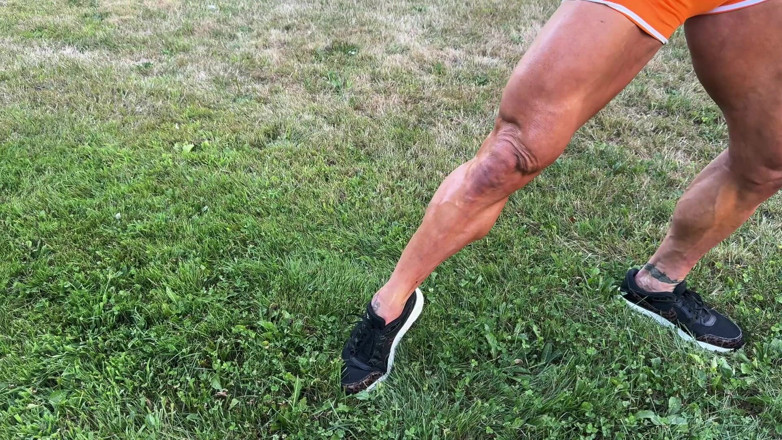 Kandylegsxxx: Muscle MILfs comando sborra joi