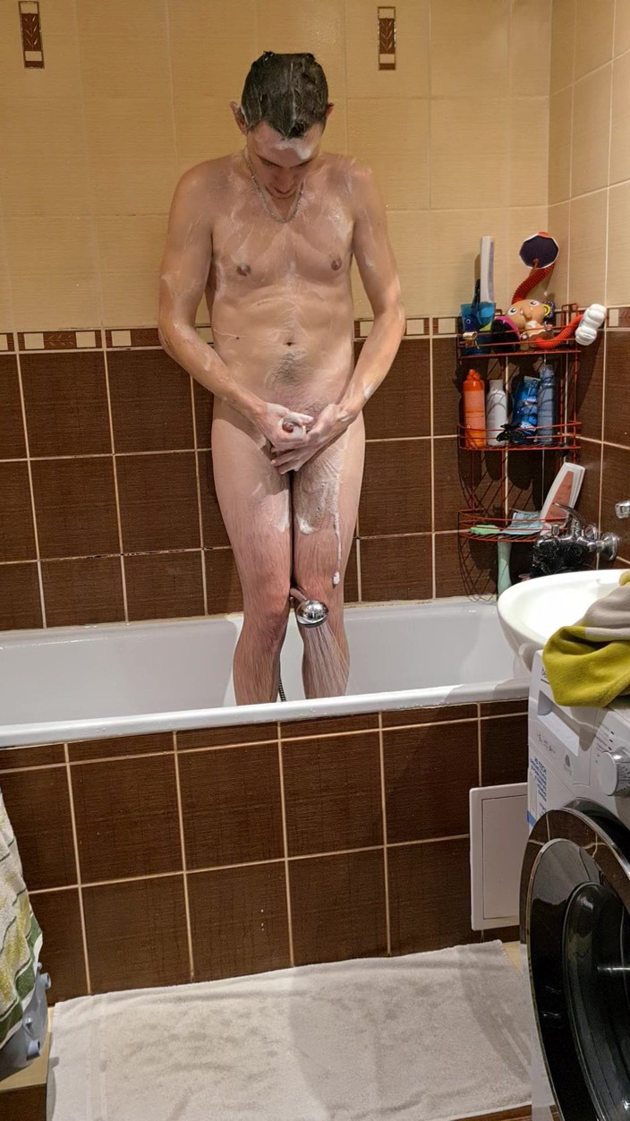 Fap_man93: Joven papá travieso toma una ducha