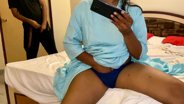 Pinkididi: Üvey erkek kardeşinin önünde kıyafetlerini değiştiriyor xhamster porno izliyor