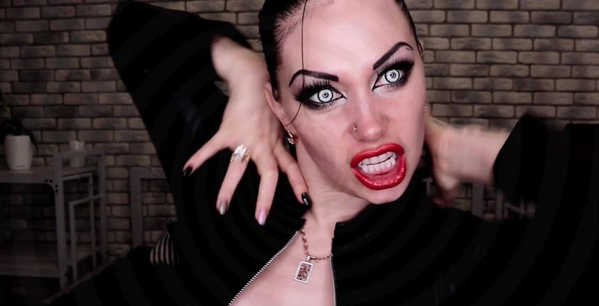 Goddess Misha Goldy: Donne-moi ton sperme et d’âme !