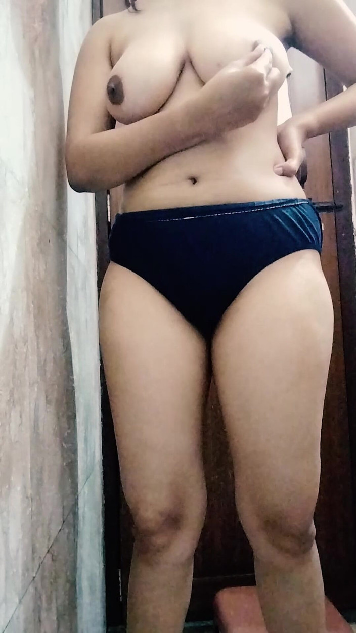Riyathakur: 친구의 마누라를 호텔로 데려가 알몸으로 만든 힌디어 더러운 오디오