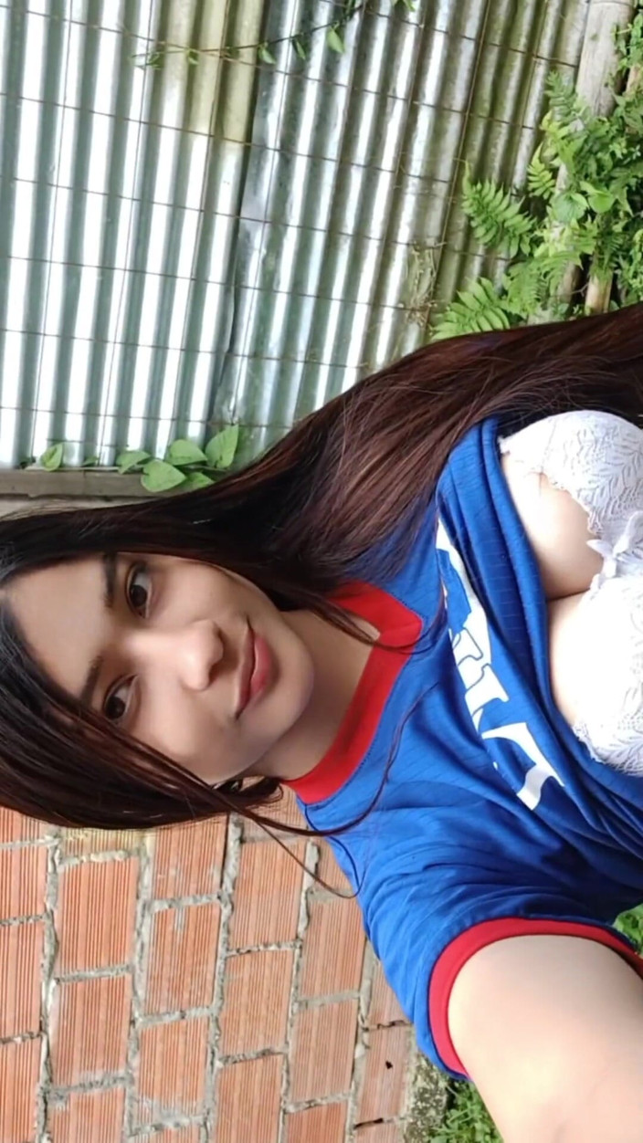 Yulieth Gomez: 내 파란 패티를 좋아해?