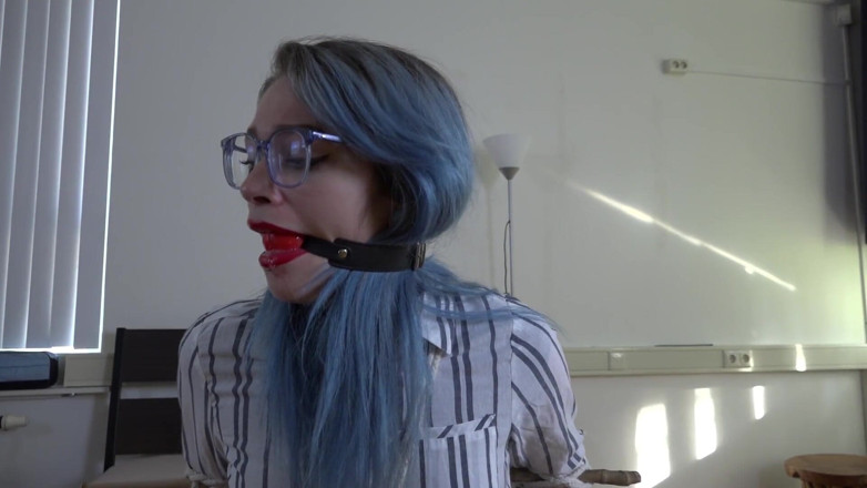 Restricting Ropes: Luna Grey - sekreterare ballgagged