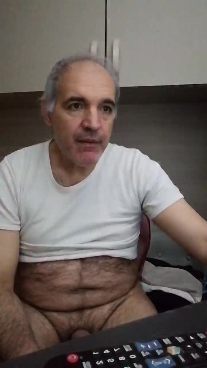 Setesesso7: 클라우디오를 위한 커피 테이블에 있는 정자의 호수