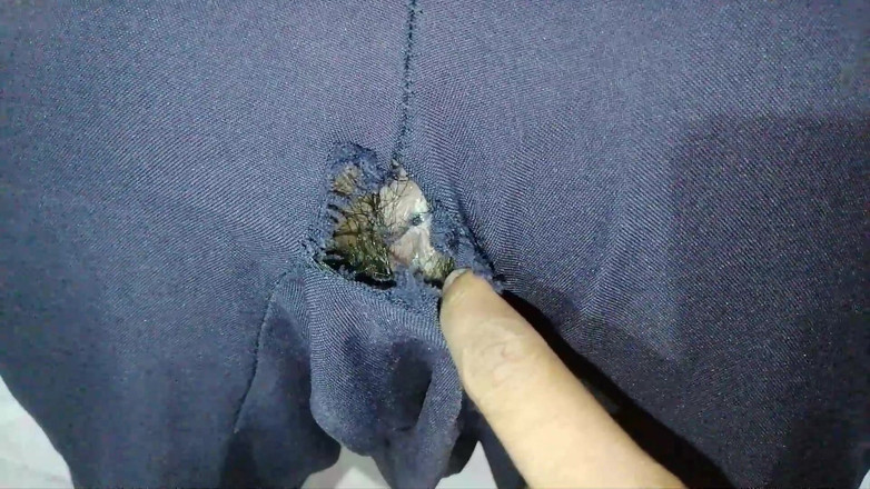 Sweety In Bed: Aian karımın sıkı amcık arkadaşı yırtık elbiseyle domaltarak sikişerek odaya...