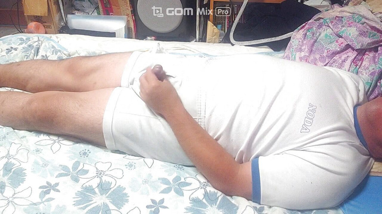 Shinpuuero: Fette japanische college-fitnessklamotten tragen masturbationstag