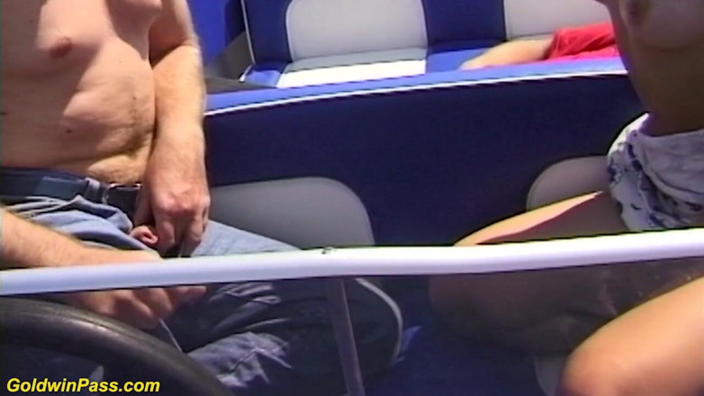 Goldwin pass: Un couple allemand excité adore le sexe en plein air...