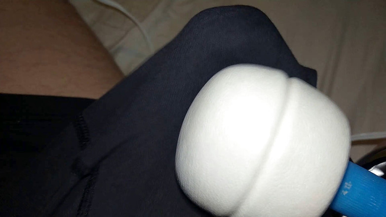 Big Daddy Dommmm: 내 복서를 통해 내 자지를 진동하는 Hitachi wand