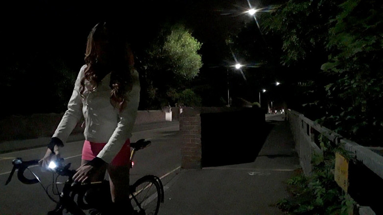 The Midnight Minx: Themidnightminx jízda na kole