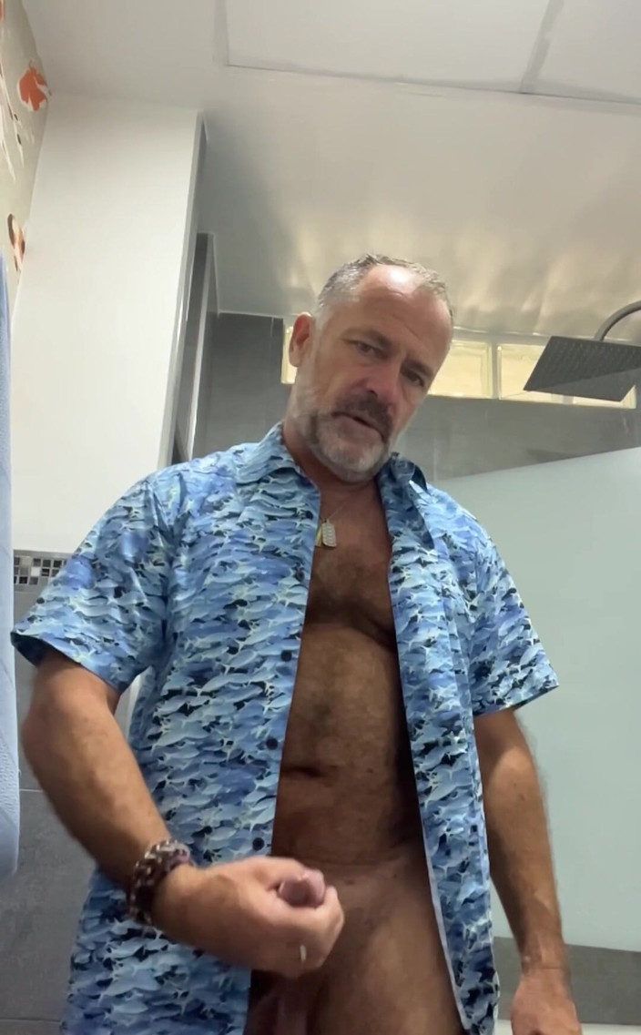 Daddybearvlc: Aku lagi siap-siap untuk hariku!
