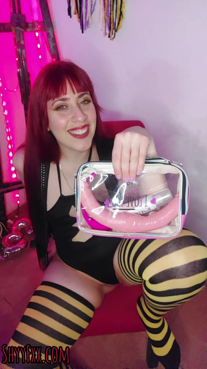 Tu Gauchita Argentina: Ta copine Gauchita t’emmène au sex-shop pour acheter des jouets