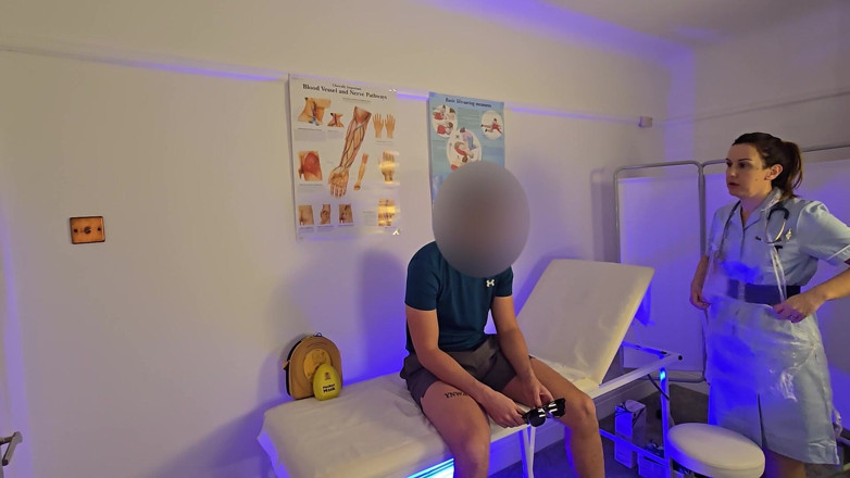 Mr LDN Lad: Une Vraie Infirmière Britannique Me Suce Dans Une Clinique!