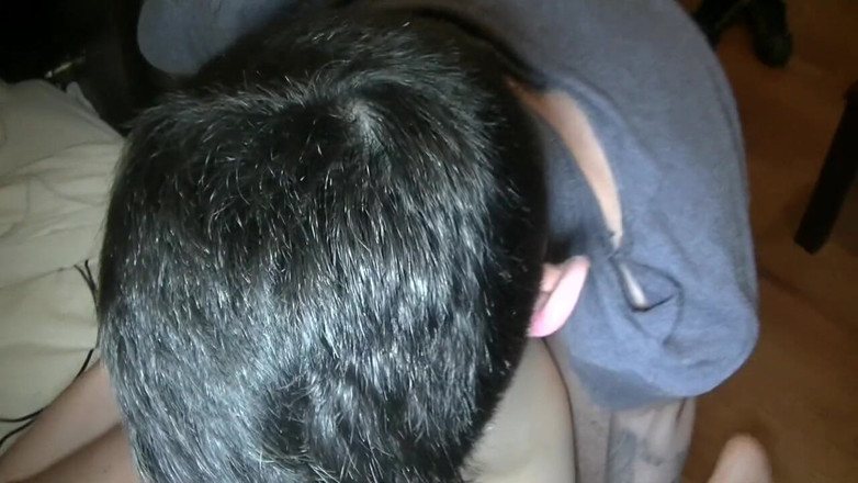 Gaybareback: Cewek kembar seksi rambut pirang dientot dari belakang sama alexis...