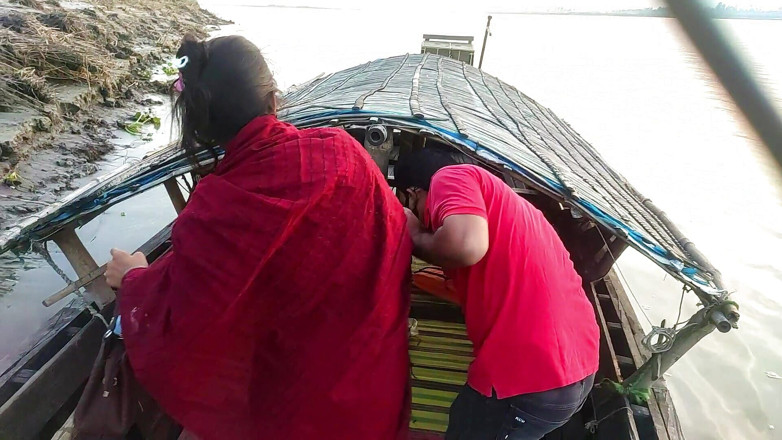 Sabina244: Bengalisches mädchen in roter sari, outdoor-video