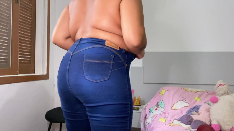 Cutiepiie Chubby: Je mets de l’air dans mon trou du cul et...