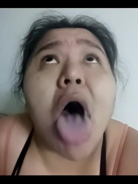 DeesDeepThroat: ¡Qué encendido!