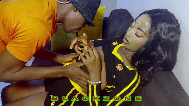 Blackzone Films: Je l’ai surprise en train de se toucher dans le...