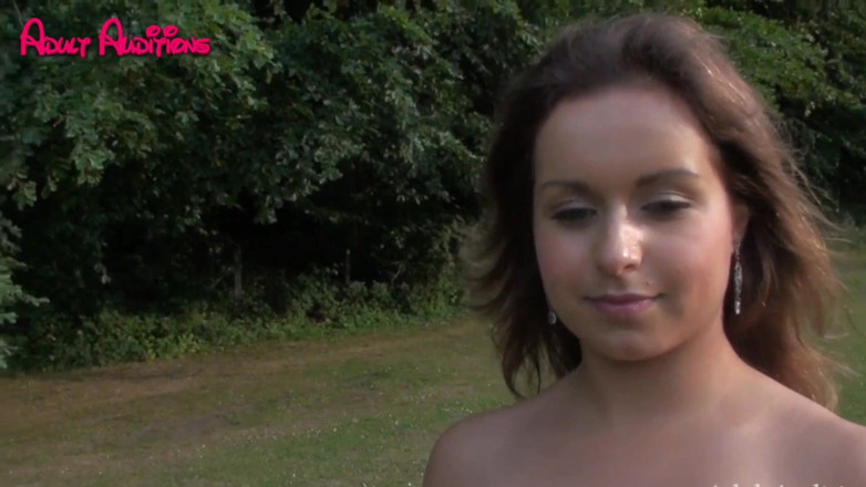 Adult-Auditions: British Foxy Ellie