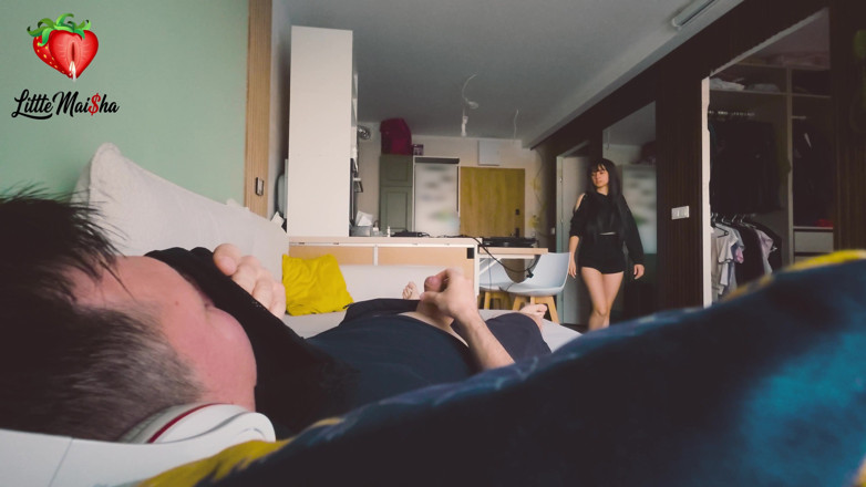 LittleMaisha: Ich Besuche Meine Cousine, Rieche an Ihren Haaren, Und Sie...