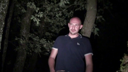 Gaybareback: Twink von reifer bestraft im cruising-wald in der nacht