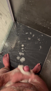 Jerked off in the Hotel Shower