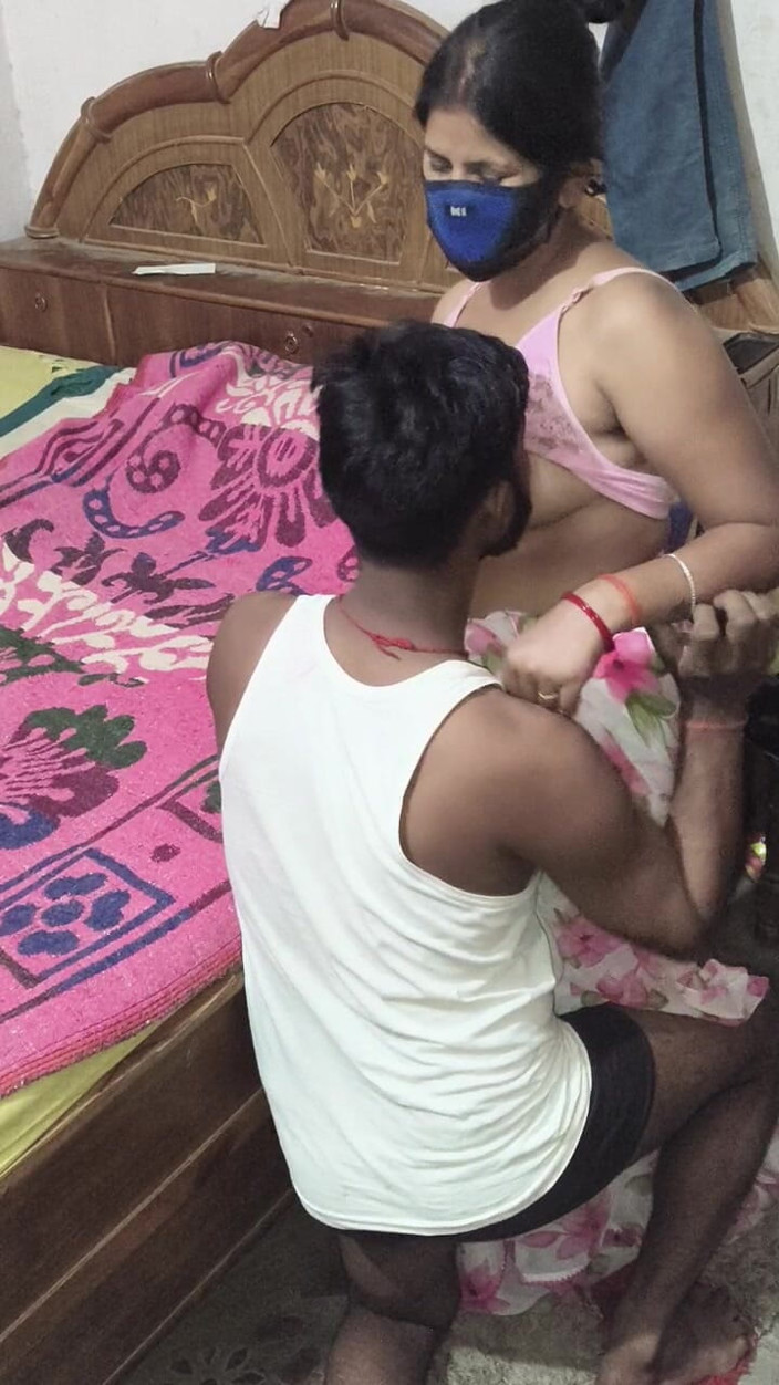 punambhabhi0999: Aksi hot lesbian adik ipar yang lagi asik sama adik...