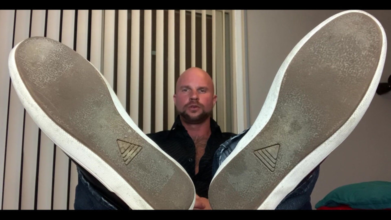 Jasons feet: Sie interviewen für einen Assistent-Job