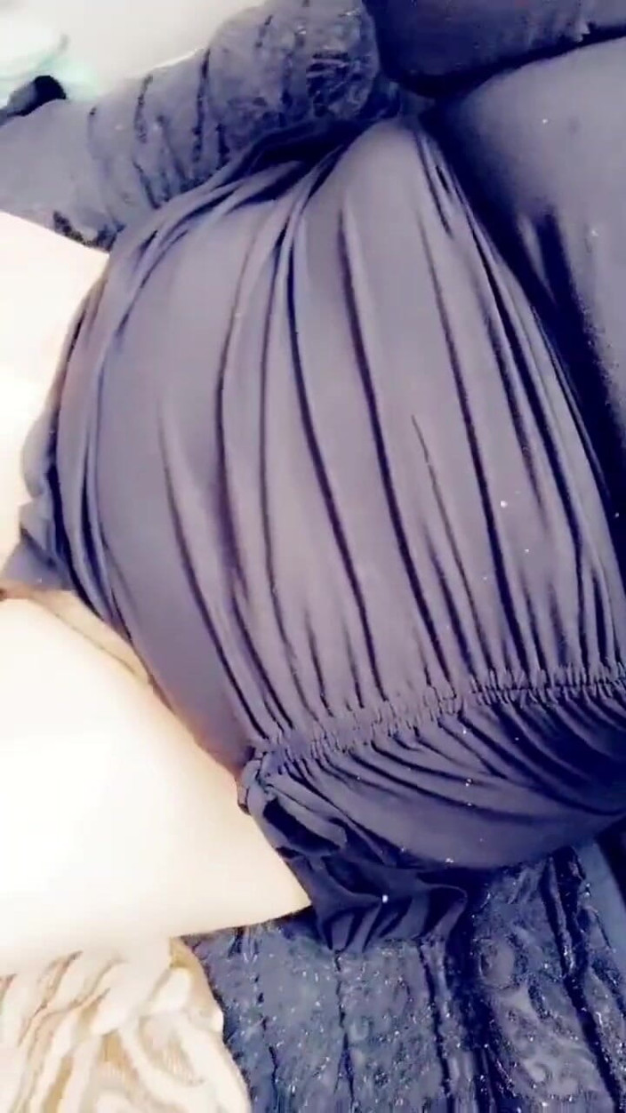 Domina Succubus: Robe noire avec mon gode bleu