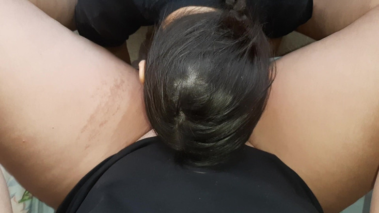 Lesbian-candys: Entre mes jambes, elle m’amène à un orgasme tremblant - lesbian-candys