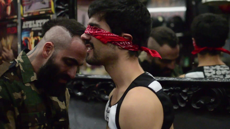 The Bearded Master: Bebaarde meester maakt jongen tot slaaf en brengt hem door...