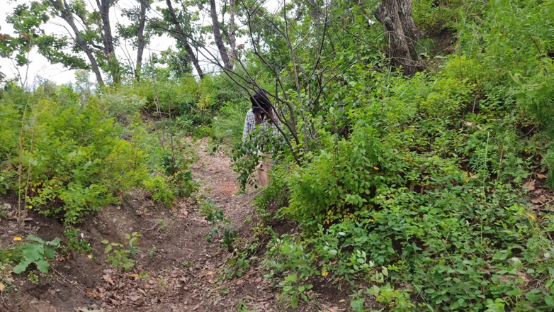 MissPopa: Ohne Hose in einem kalten Wald