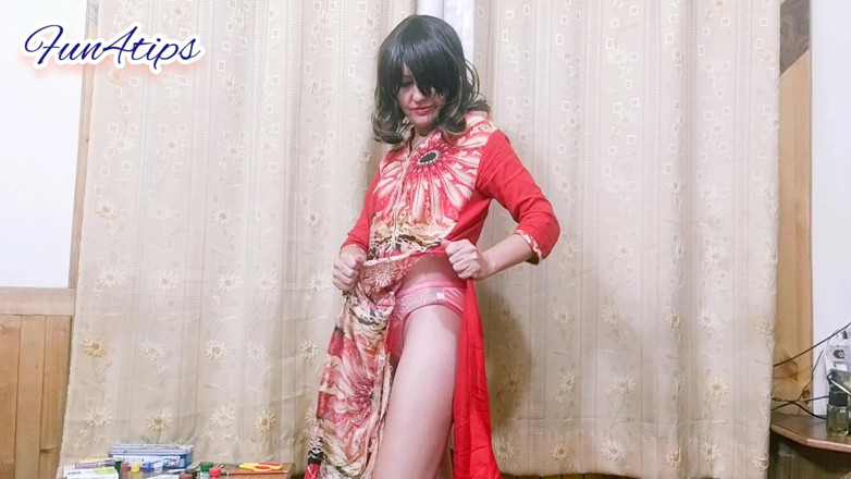 Bolly Karma: Astuce étrange pour déchirer ma belle robe.