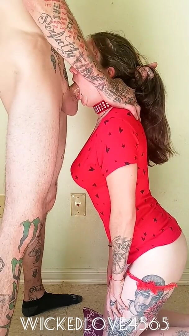 Wickedlove4565: Une esclave se fait baiser par la gorge extrêmement sexy