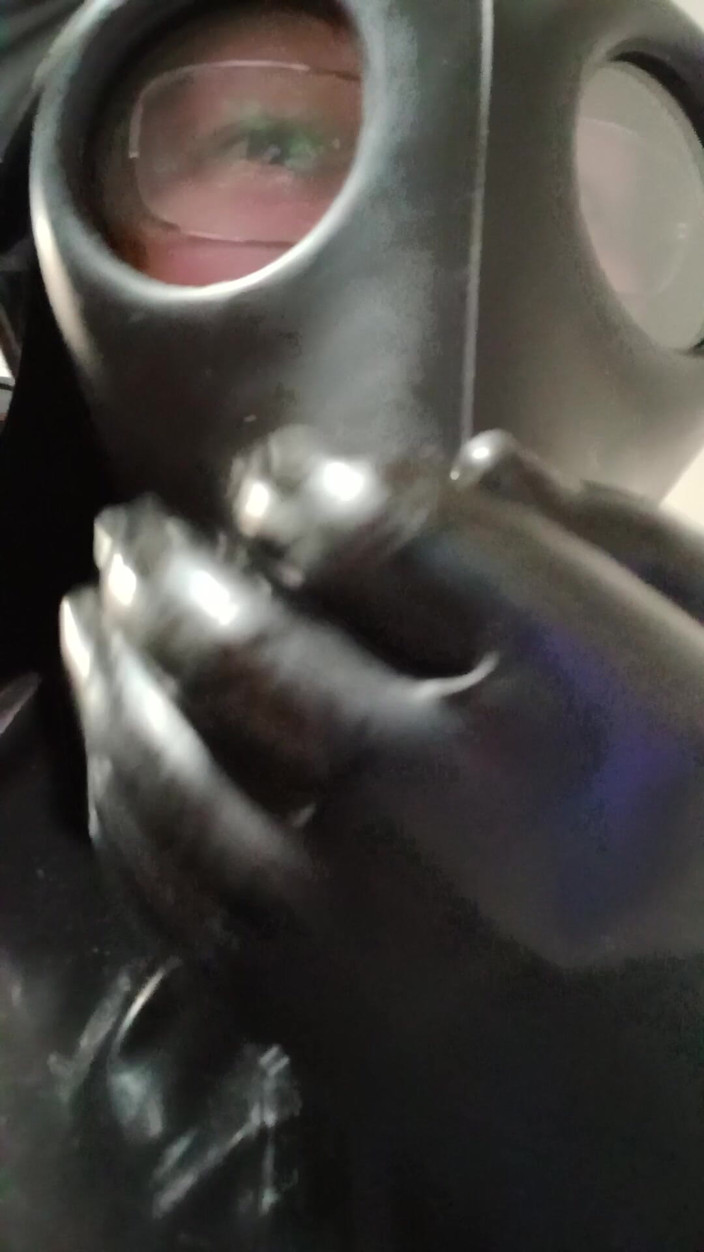 Latex Boy: 이스리얼리 가스마스크 Latex 트랙수트 정액